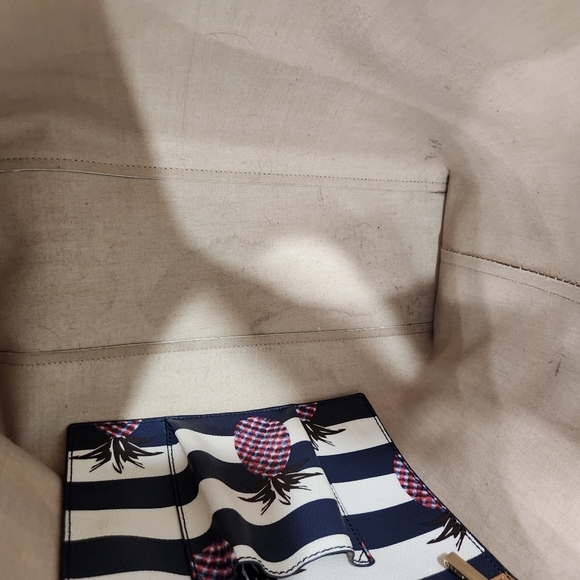 🔹️ Tory Burch 🔹️kerrington pinepple large tote bag with COA✨️💙 - Picture 8 of 14